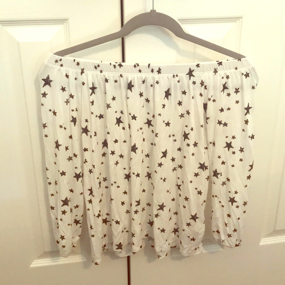 Off the Shoulder•White/Black Stars•Hollister
